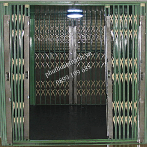 Thang nâng hàng - Cửa kéo tay